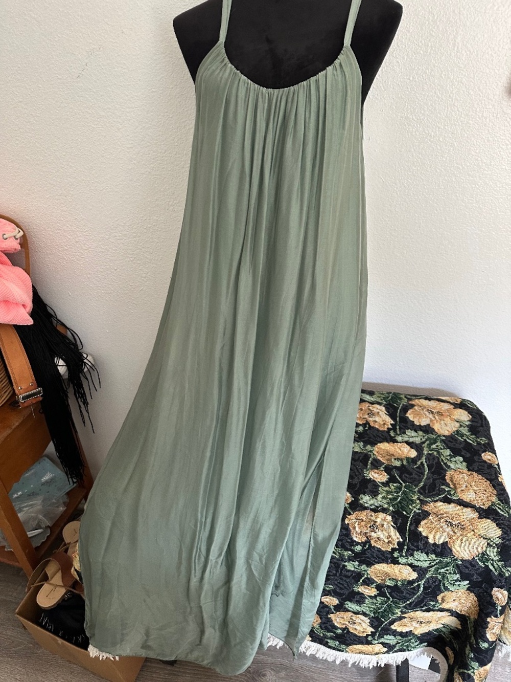 Mahina pleated satin maxi dress - Picture 4 of 6
